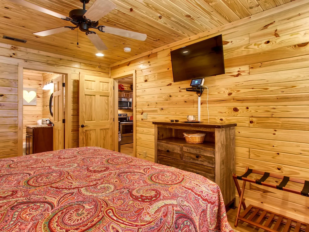 River Romance #2328 in Pigeon Forge, United States