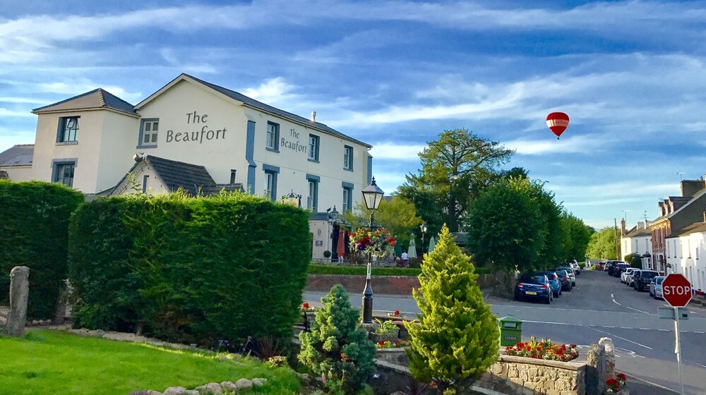 The Beaufort Raglan — 4-Star Luxury Hotel in Raglan, United Kingdom