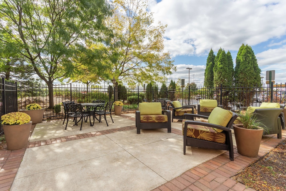 Hilton Garden Inn Chicago Tinley Park - photo 43