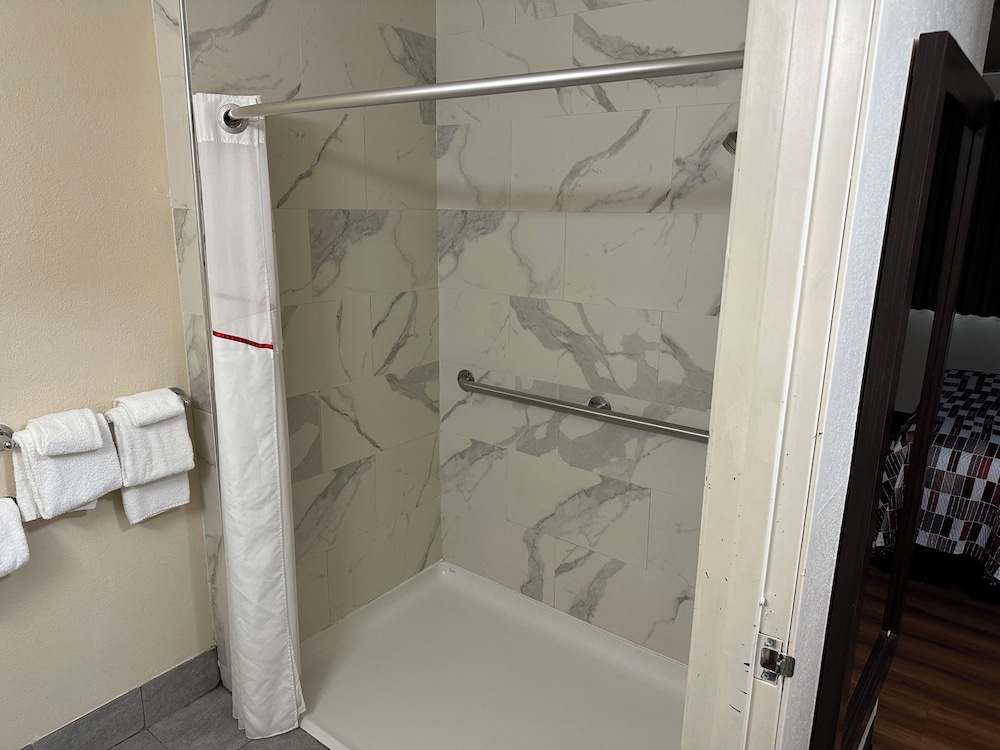 Red Roof Inn Austin Round Rock - photo 17