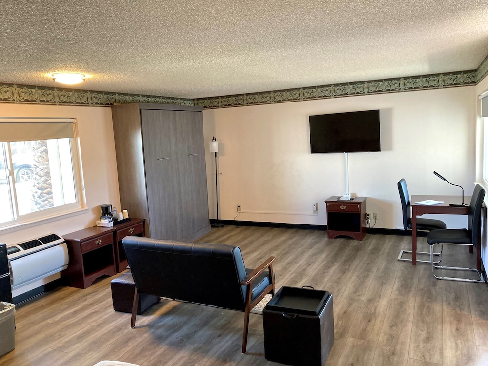 Coast Riders Inn - photo 13