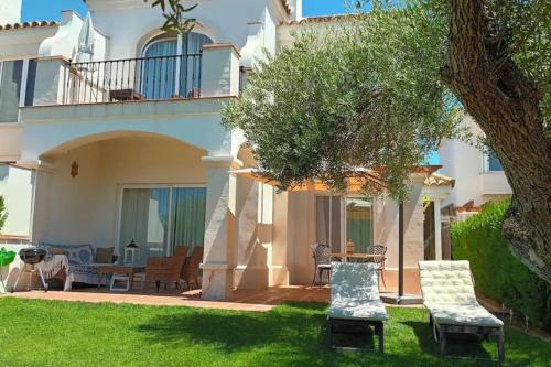Casa Los Olivos — 4-Star Luxury Hotel in Arcos De La Frontera, Spain
