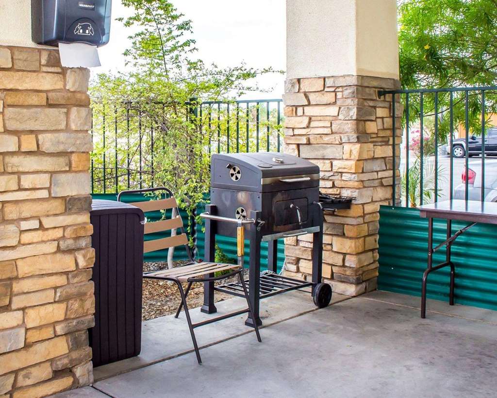 Comfort Inn & Suites Yuma I 8 - photo 33