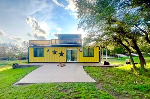 40'Container withOutdoorBedroom 35miles NW of DwnTwn ATX — hotel in Leander