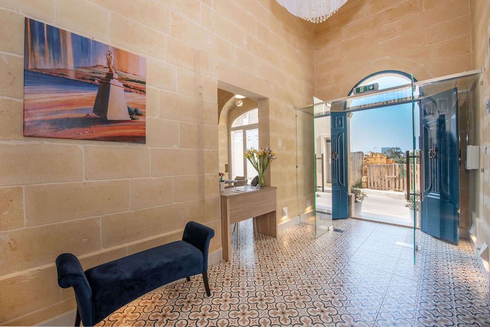 Georges Boutique Living in Xaghra, Malta