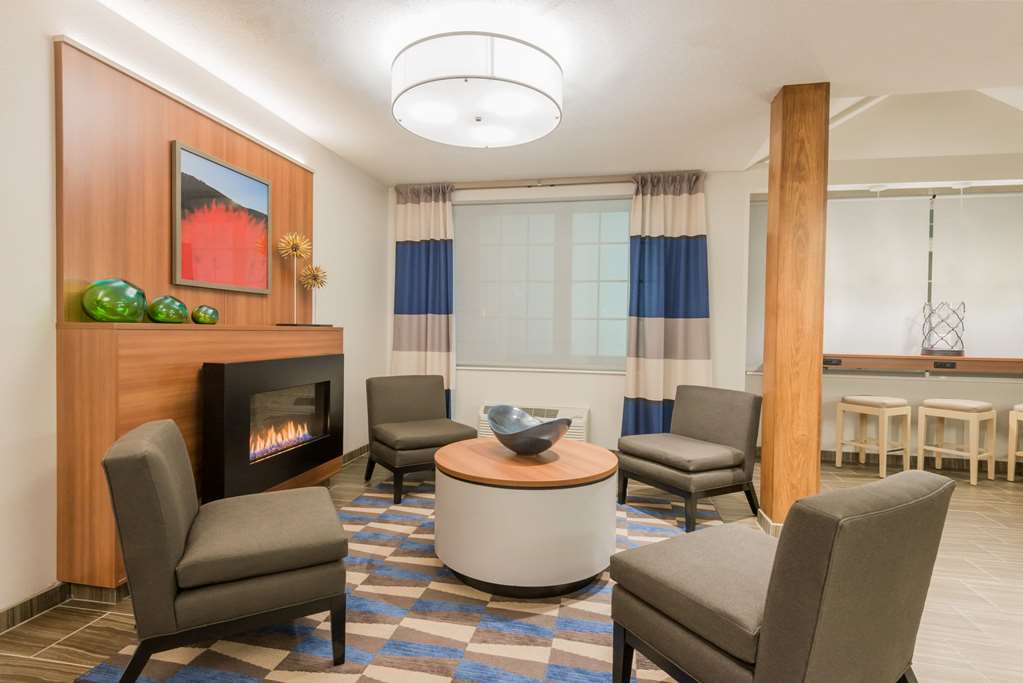 Microtel Inn & Suites By Wyndham Altoona - photo 2