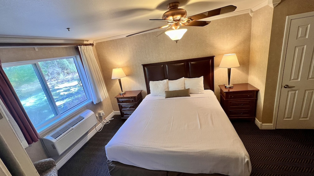 Yosemite View Lodge - photo 26