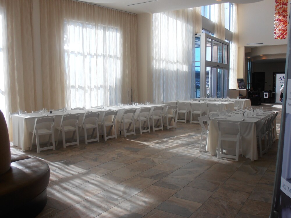 Hotel Indigo Waco Baylor By Ihg - photo 67