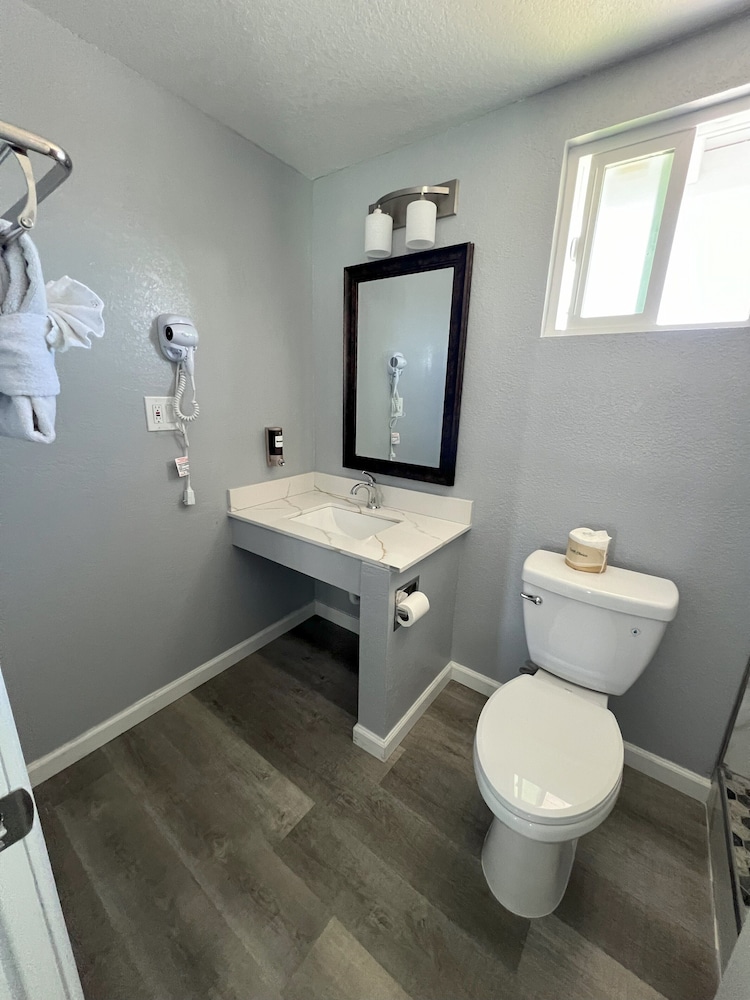 Sea Garden Inn - photo 29