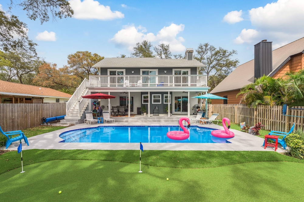 Luxury Family Beach Escape with Heated Pool and Putting Green in Tarpon Springs, United States