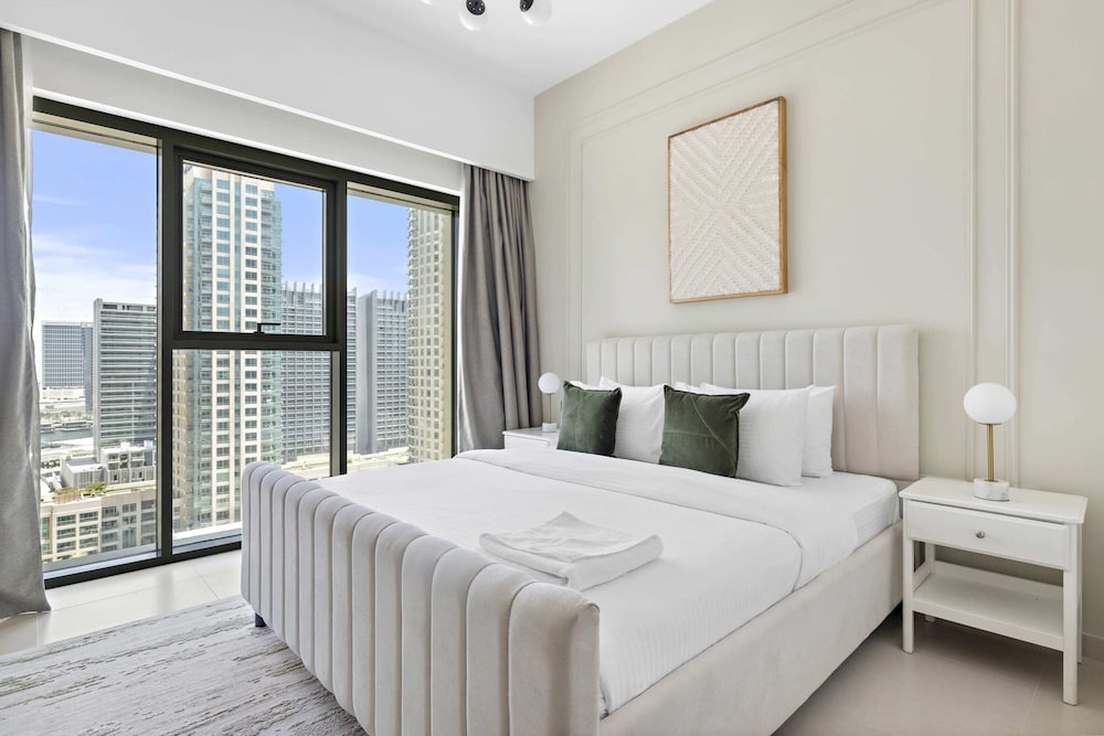 Silkhaus Burj Royale Downtown Dubai — 4-Star Luxury Hotel in Dubai, United Arab Emirates
