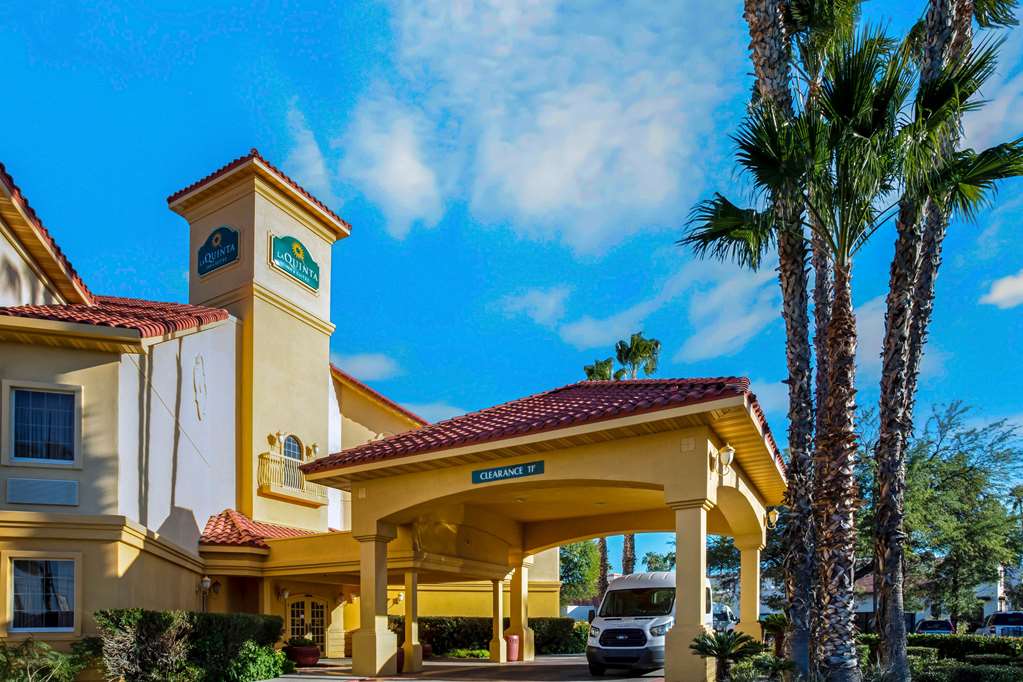 La Quinta Inn & Suites by Wyndham Tucson Airport - photo 3