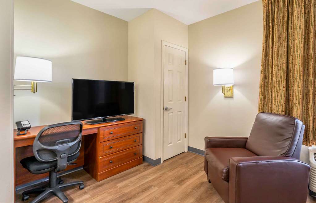 Extended Stay America Suites Chesapeake Greenbrier Circle - photo 8