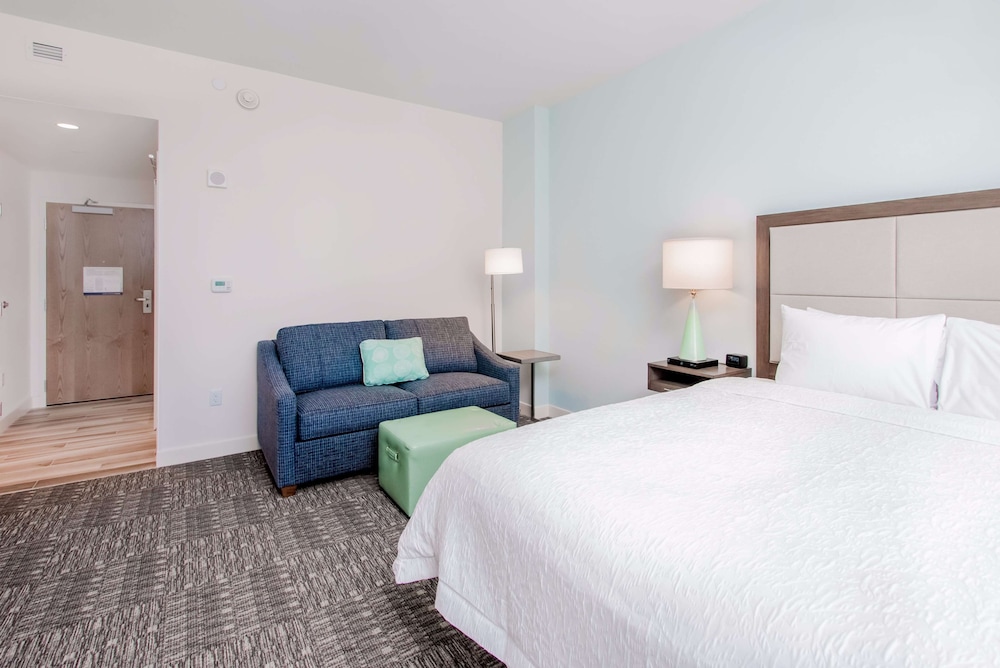 Hampton Inn & Suites Panama City Beach Beachfront - photo 48