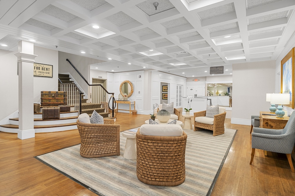 Nantucket Inn - photo 8