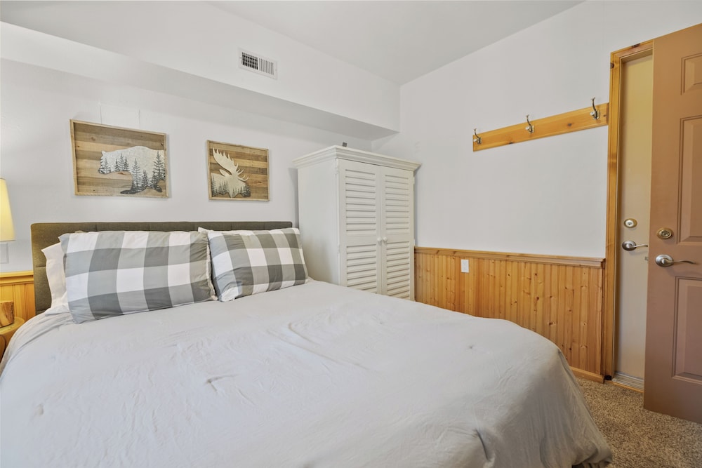 Gutierrez Getaway — Big Bear City — photo 4