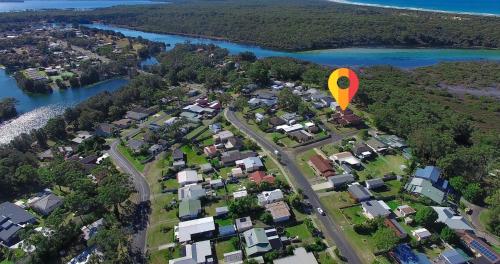 Hill Top Water and Bush Views in Sussex Inlet, Australia