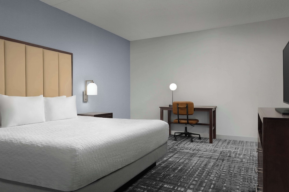 Homewood Suites by Hilton Reading - photo 8