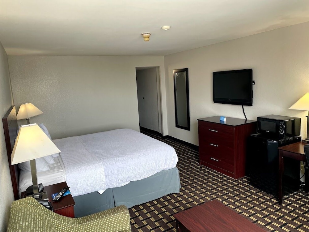 Days Inn by Wyndham Fort Wright Cincinnati Area - photo 15