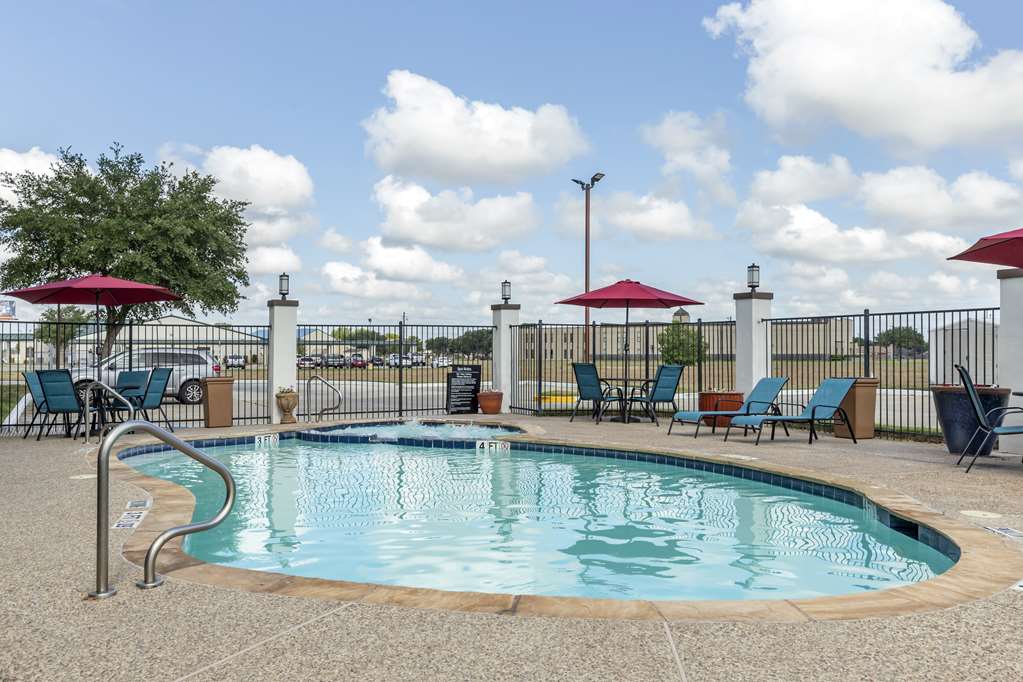 Best Western Plus Victoria Inn & Suites - photo 30