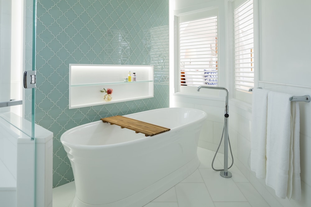 Castle Hill Inn - photo 4