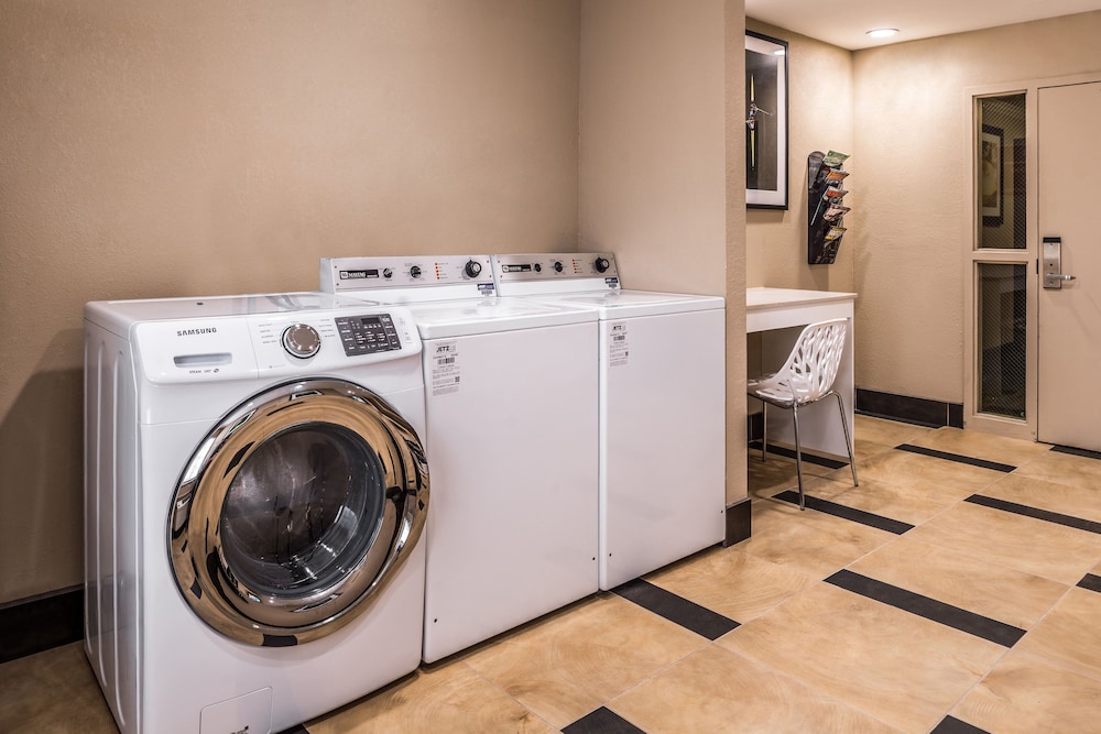 Candlewood Suites Kansas City Speedway by IHG - photo 25