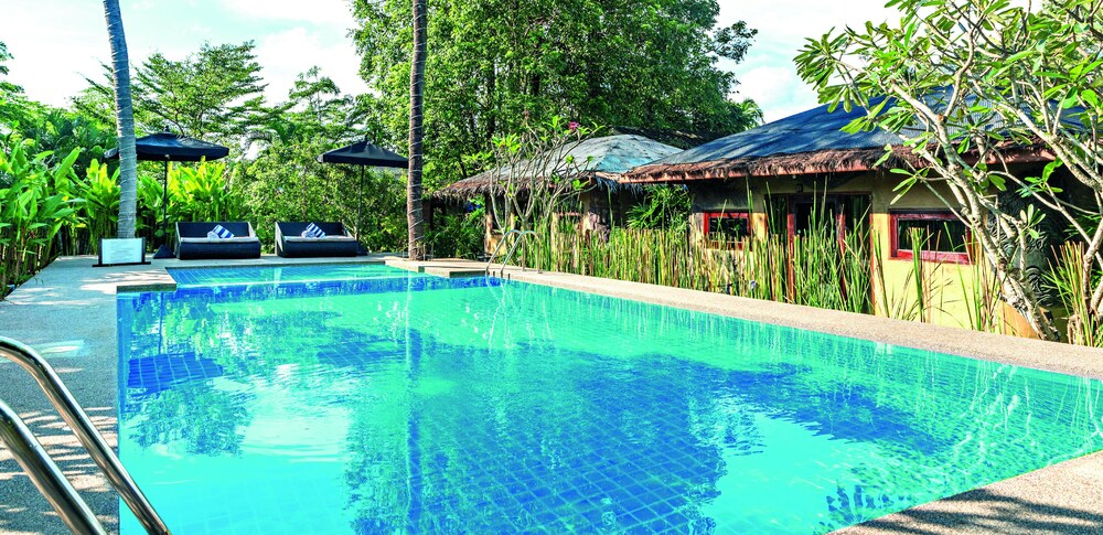 The Privilege Hotel Ezra Royal Garden — 4-Star Luxury Hotel in Koh Samui, Thailand