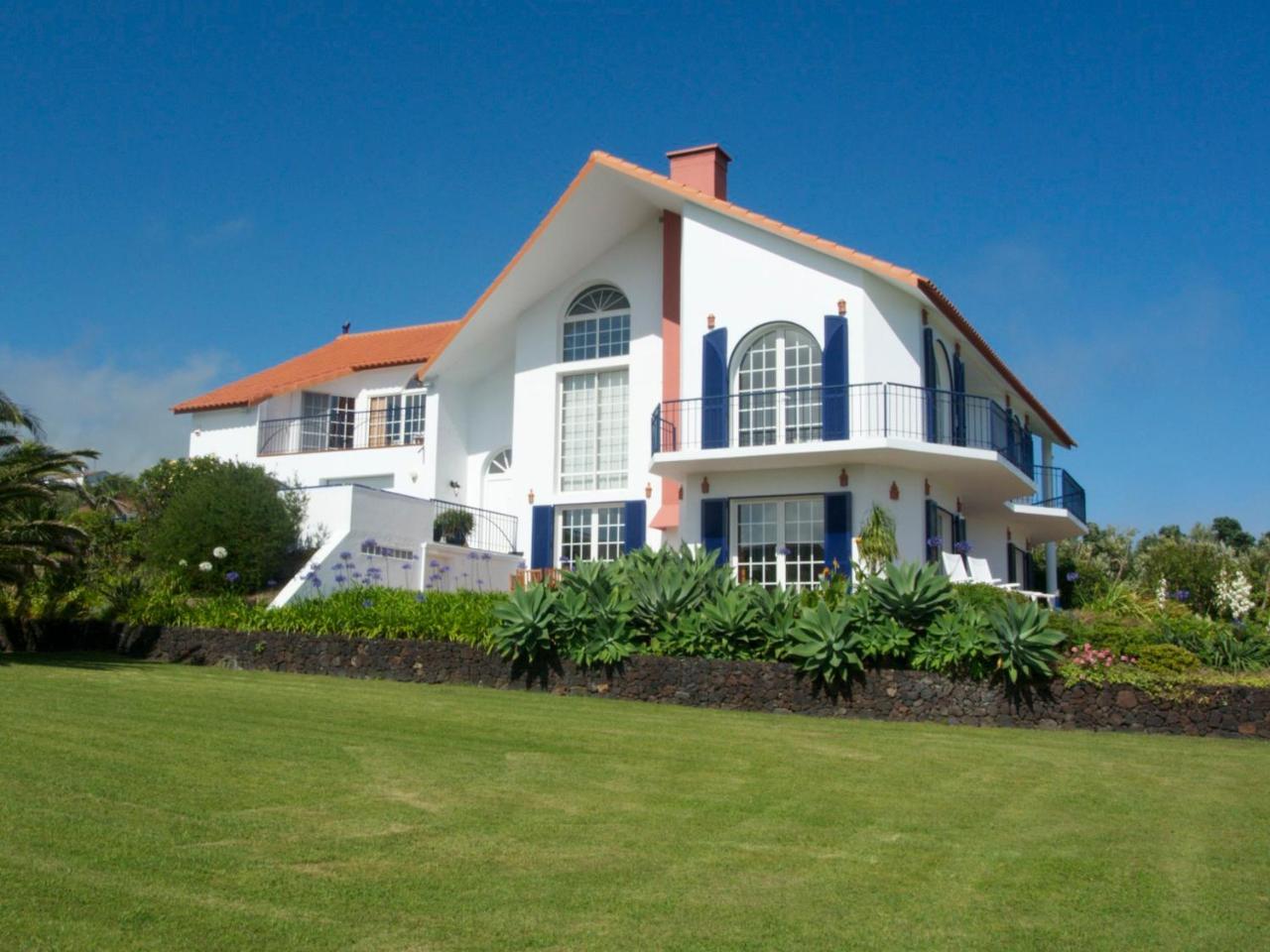 Lobo do Mar — 4-Star Luxury Hotel in Ponta Garca, Portugal