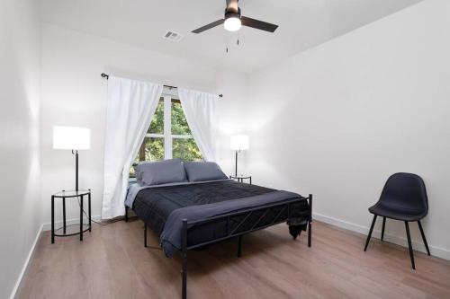 Brand New Modern Getaway on Private Land in Tulsa, United States