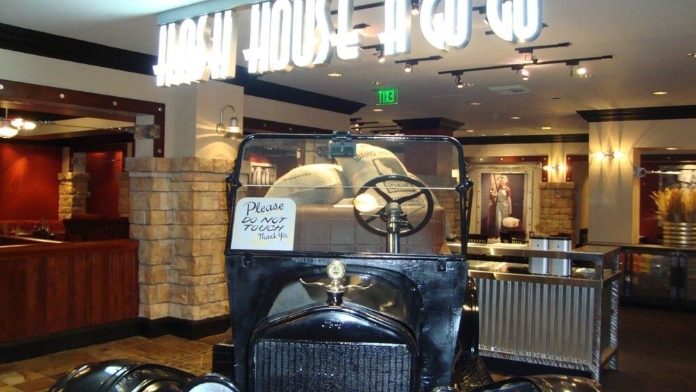 Harrah's Casino Hotel Reno - photo 14