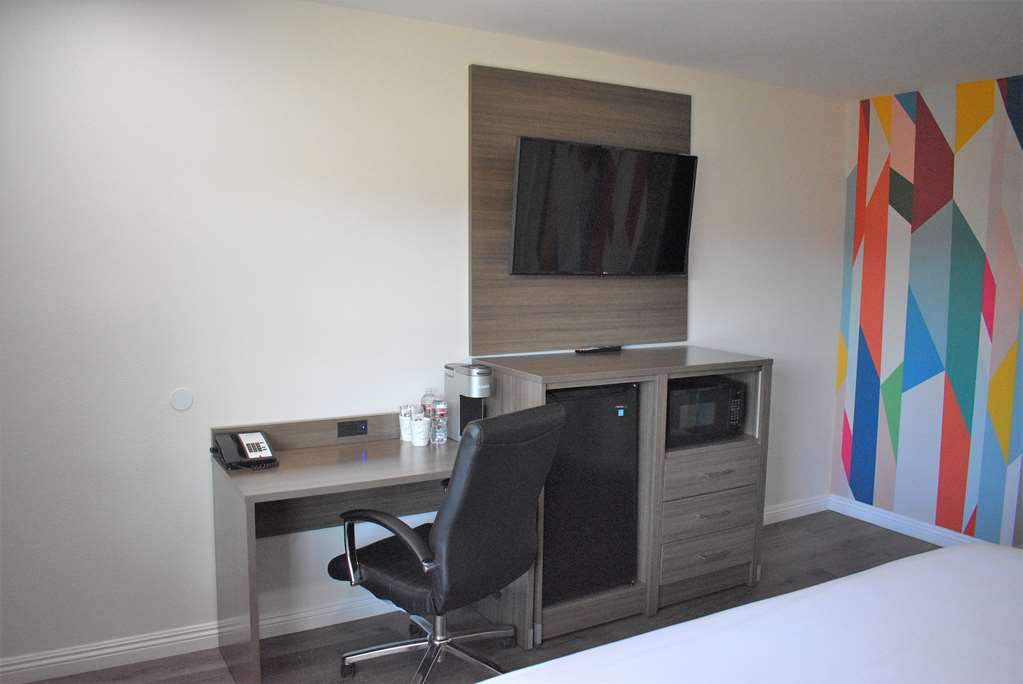 Signature Anaheim Maingate - photo 13