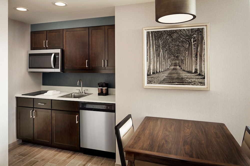 Homewood Suites by Hilton Teaneck Glenpointe - photo 24