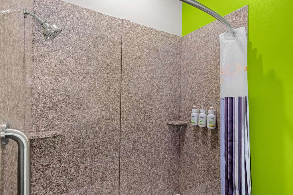 La Quinta Inn & Suites by Wyndham Raymondville - photo 102