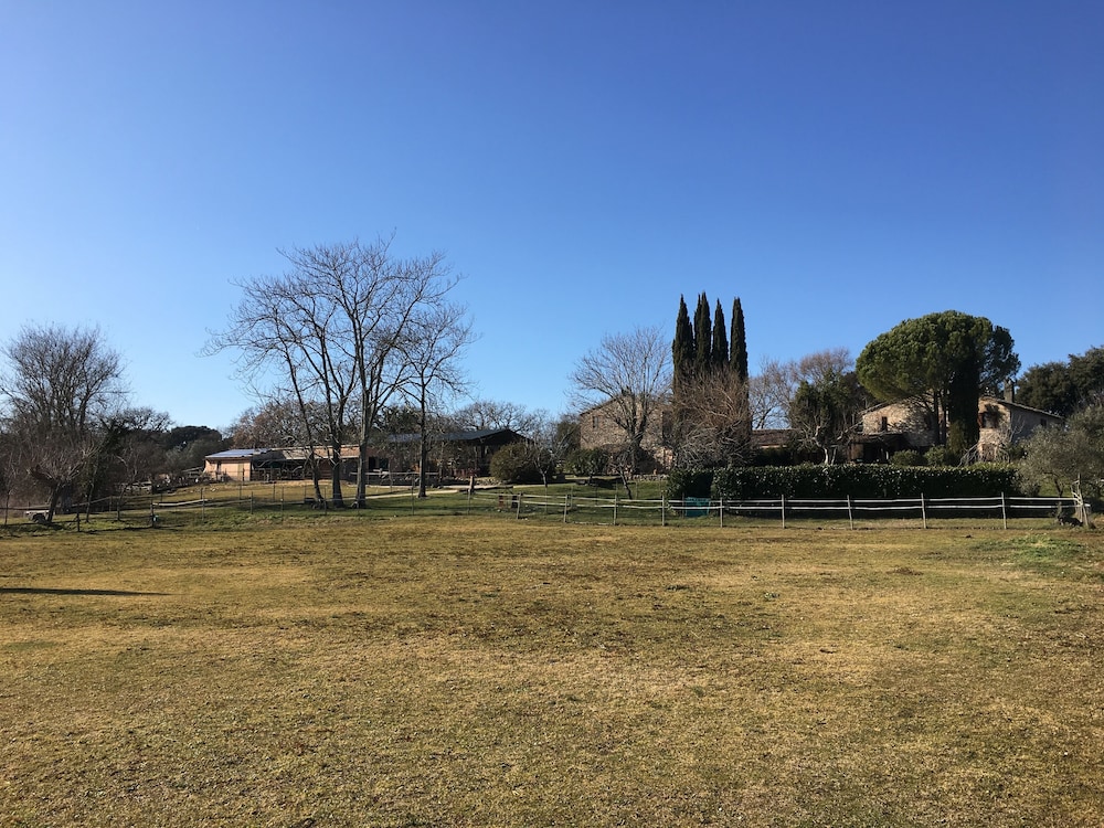 Agriturismo Podere Conte Ràcani — 4-Star Luxury Hotel in Amelia, Italy