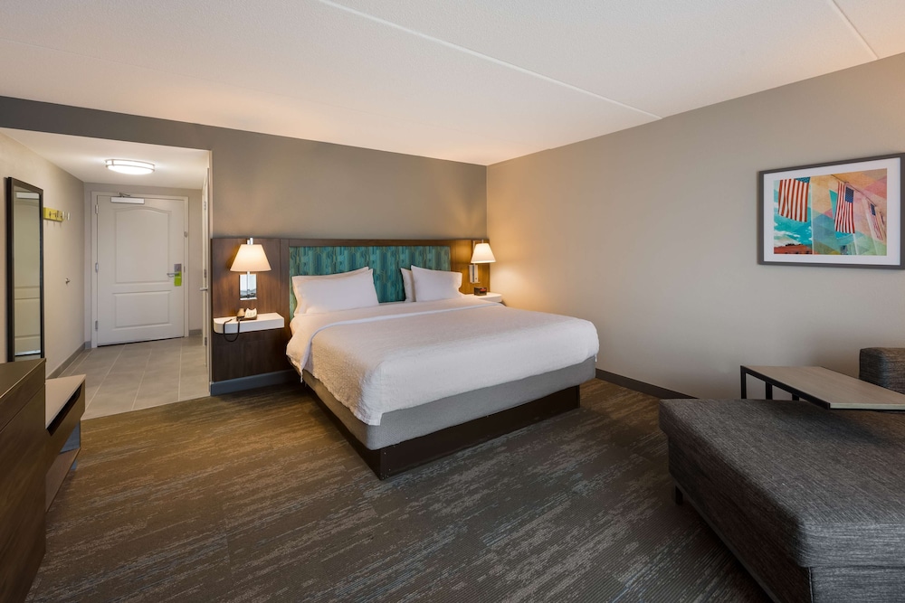Hampton Inn & Suites Fredericksburg at Celebrate Virginia - photo 31