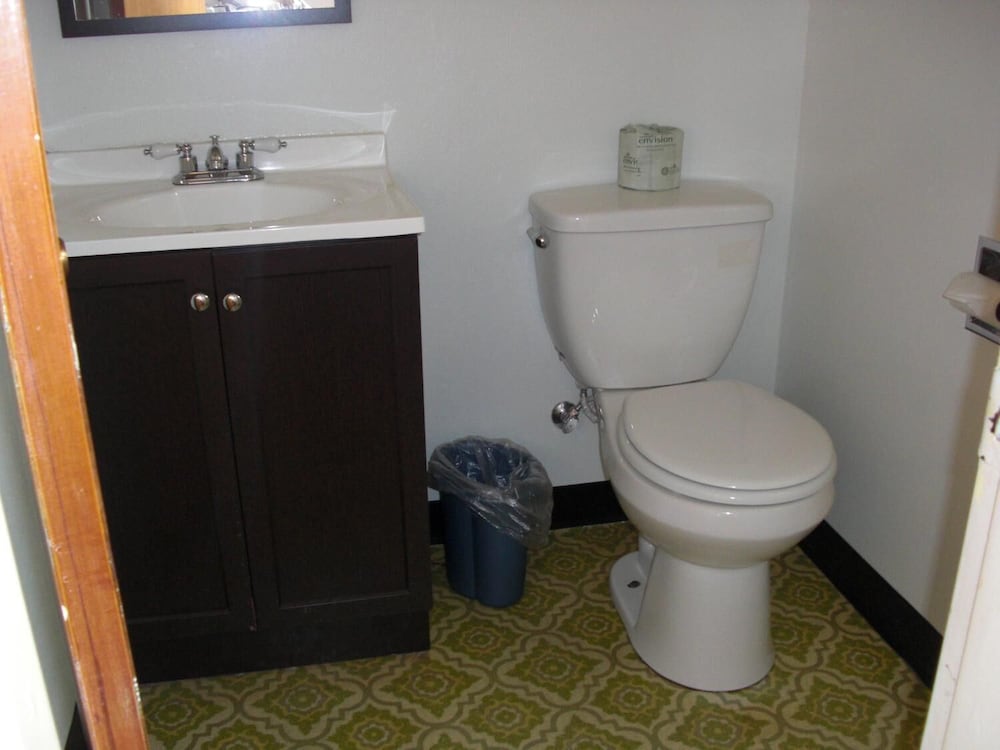 Ocean Avenue Inn - photo 26