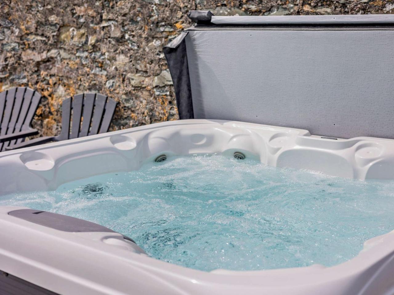 4 Bed in Llanfechell 90258 in Amlwch, United Kingdom