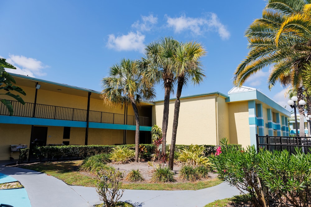 Garnet Inn & Suites Orlando - photo 115