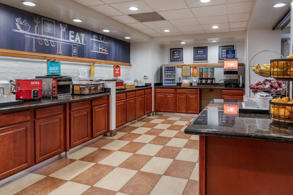 Hampton Inn Norco Corona Eastvale - photo 37
