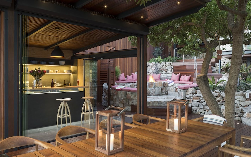 Synergy Treehouse Ltd — 4-Star Luxury Hotel in Cape Town, South Africa