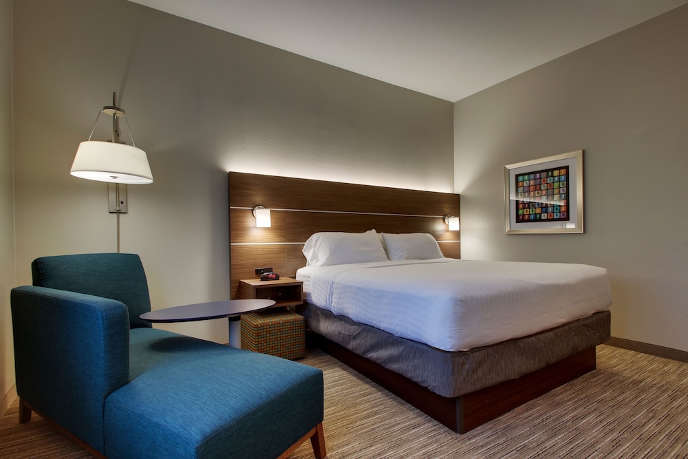 Holiday Inn Express Hotel & Suites Vernon College Area by IHG - photo 16