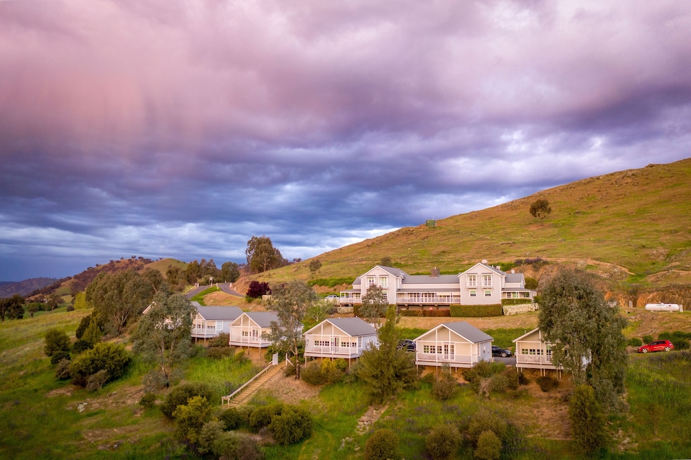 Nimbo Fork Lodge — 4-Star Luxury Hotel in Tumut, Australia