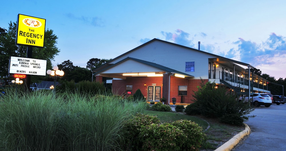 The Regency Inn - photo 28