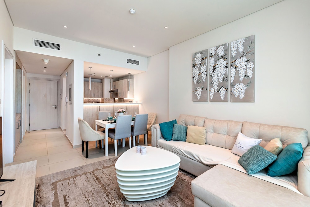 Chic Palm Studio with Sea View & Infinity Pool — 4-Star Luxury Hotel in Dubai, United Arab Emirates
