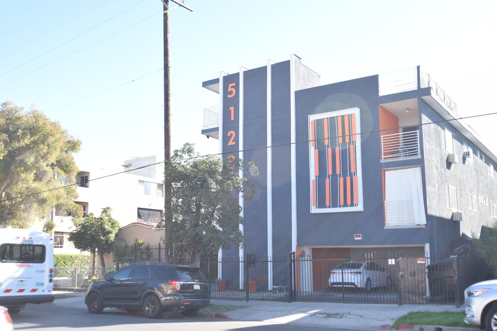 Boutique Hollywood - photo 24