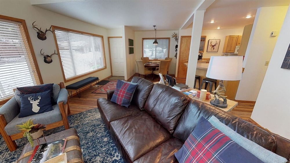 Longhorn Hideaway by Casago McCall Donerightmanagement - photo 17