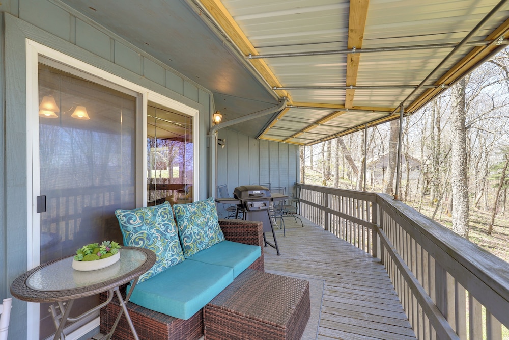 Mountaintop Mars Hill Cabin W Wraparound Deck 18532686 — Mars Hill