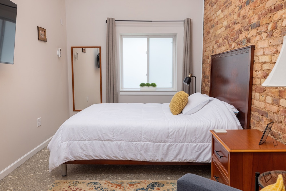 Hartwell Suites - photo 11