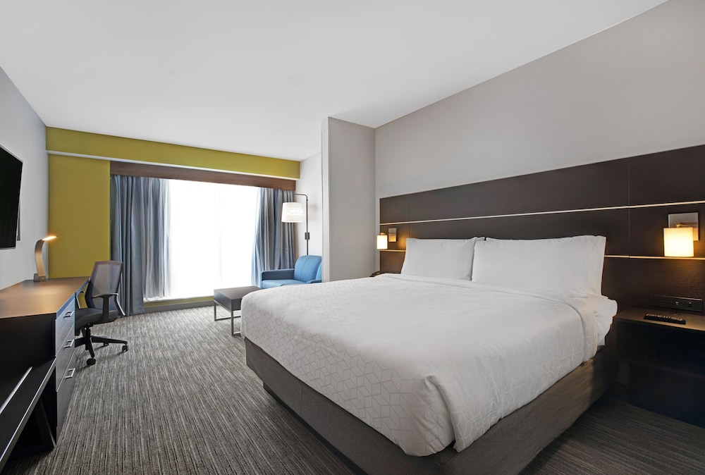 Holiday Inn Express & Suites Milwaukee Brookfield by IHG - photo 7