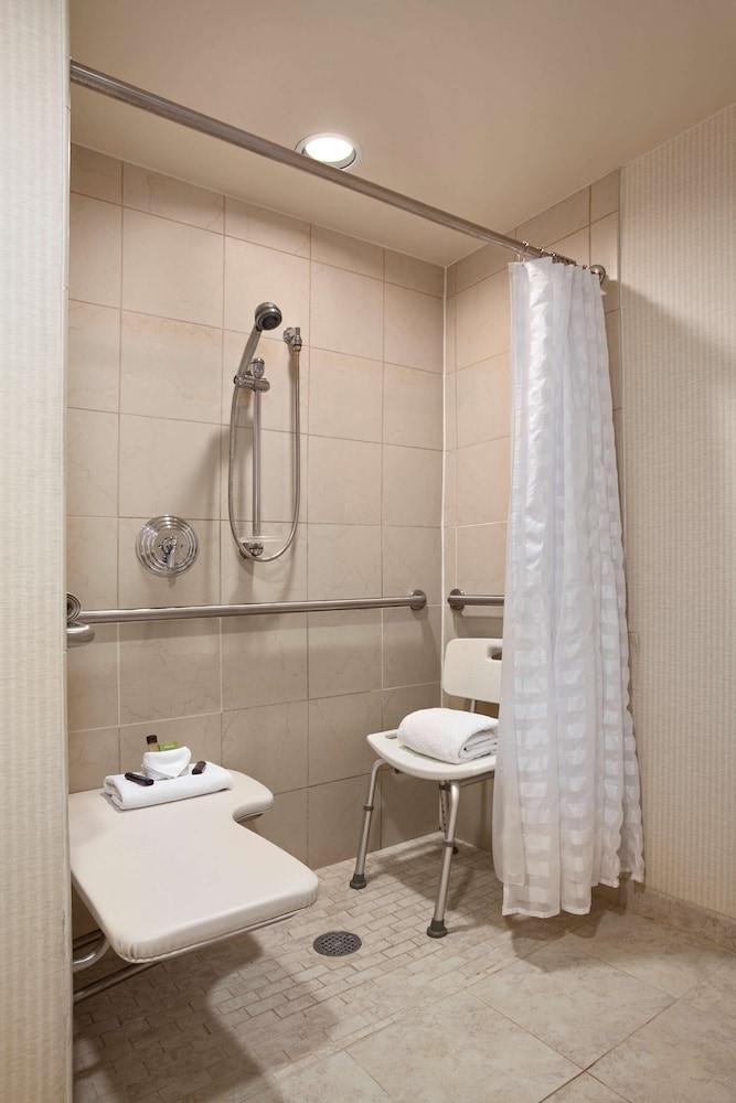 Embassy Suites by Hilton Boston Marlborough - photo 20